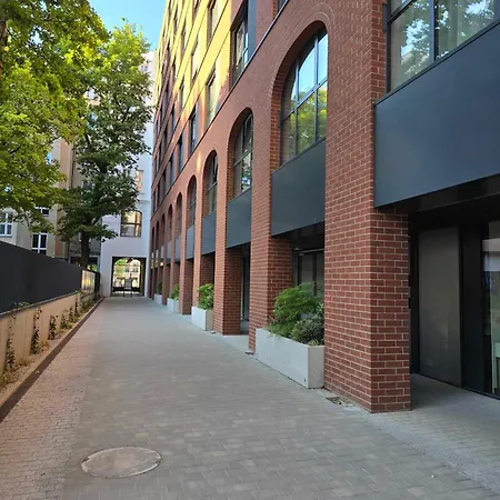 Plac Wolnosci 6